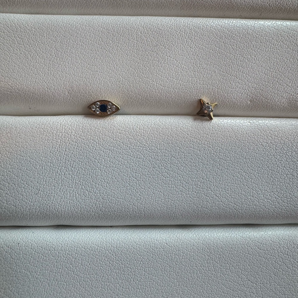 Maison Miru Threadless Earrings - image 1